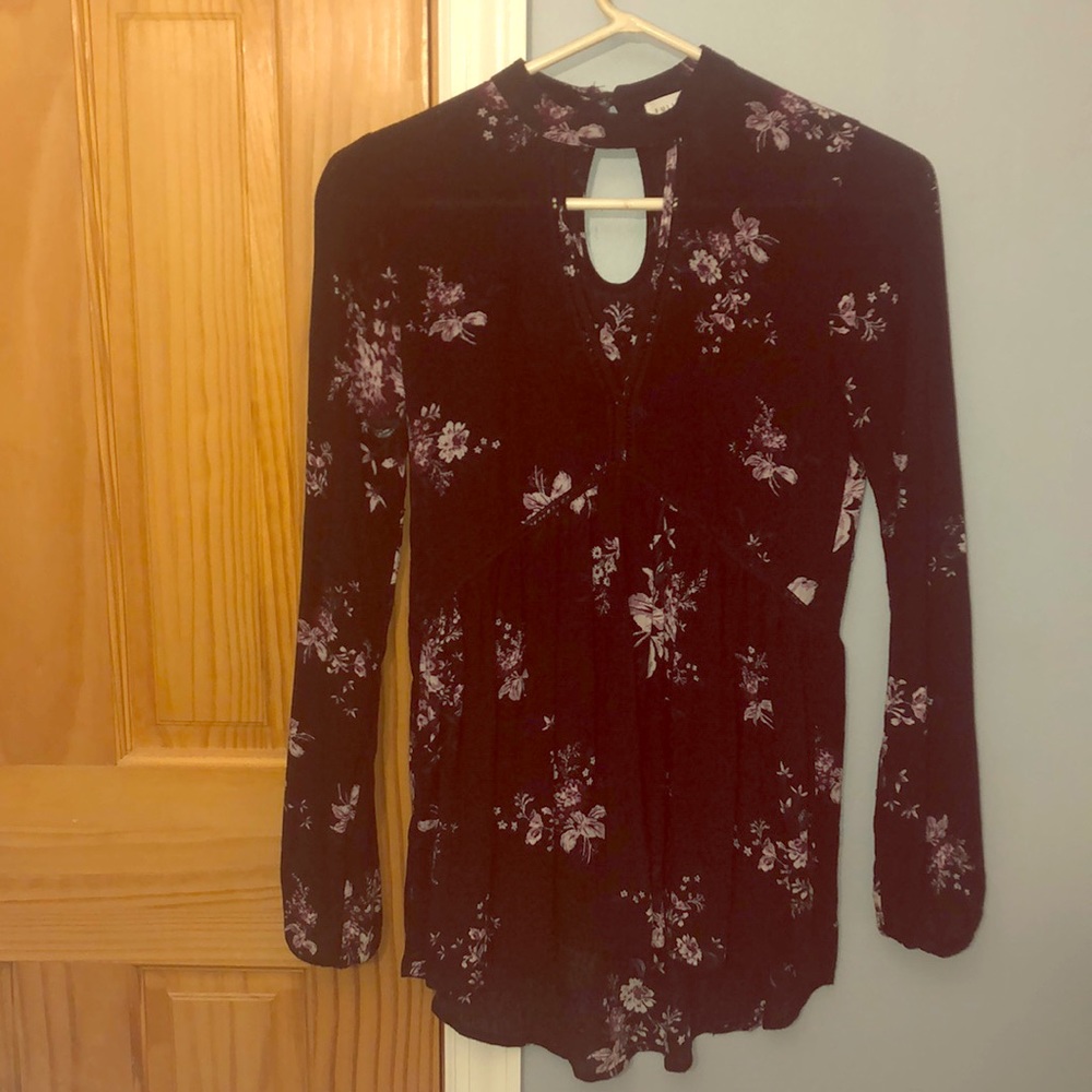 Black/Flowers Choker Like Long Sleeve Dressy Top